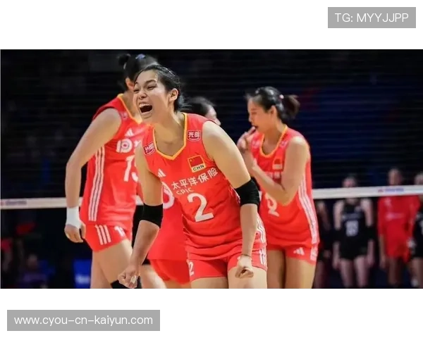 中国女排二号位平拉开酣畅扣杀——赛场上的力量与美学